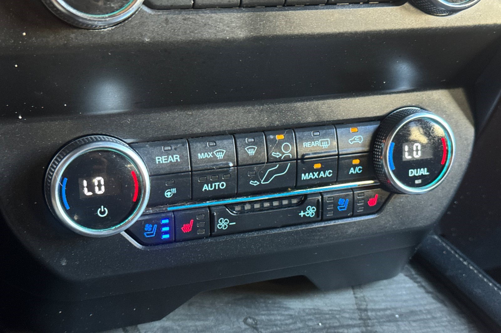 Used 2019 Ford Expedition Max Limited RWD image 18