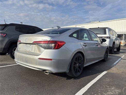 Used 2023 Honda Civic Sport image 3