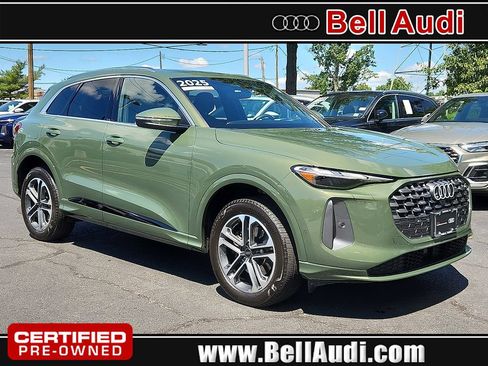 Certified 2025 Audi Q5 Premium w/ Convenience Package AWD/4WD image 1