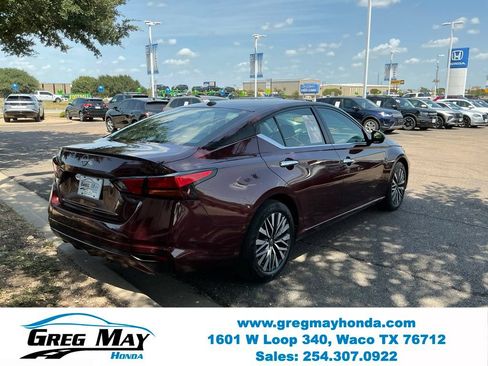 Used 2025 Nissan Altima 2.5 SV FWD image 8