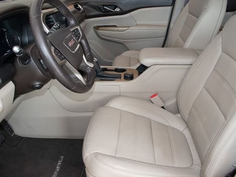 Used 2017 GMC Acadia Denali w/ Technology Package AWD/4WD image 21
