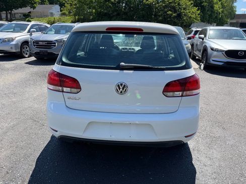 Used 2010 Volkswagen Golf 4-Door FWD image 10