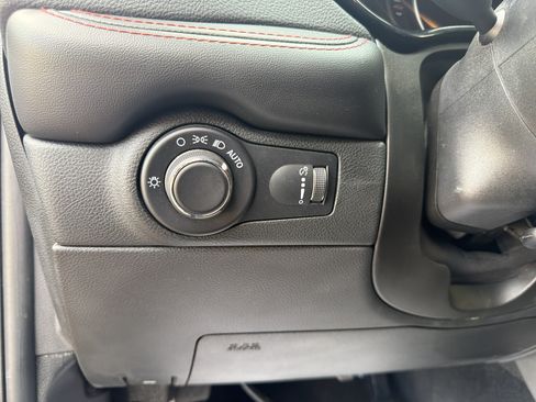 Used 2023 Dodge Durango GT RWD image 11