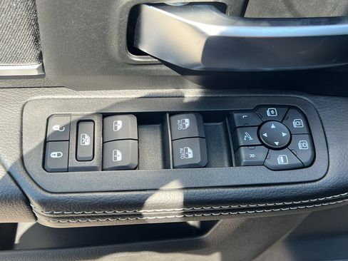 New 2026 RAM 2500 Big Horn AWD/4WD image 12