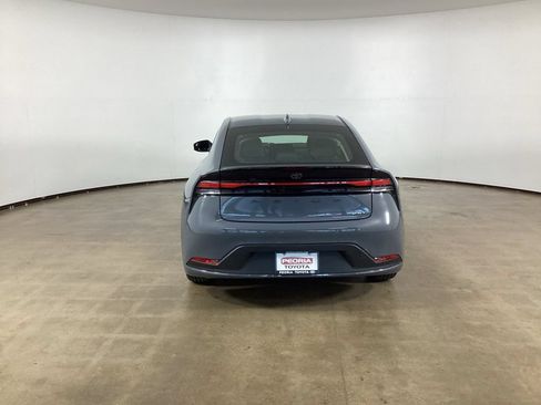 Used 2023 Toyota Prius LE FWD image 6