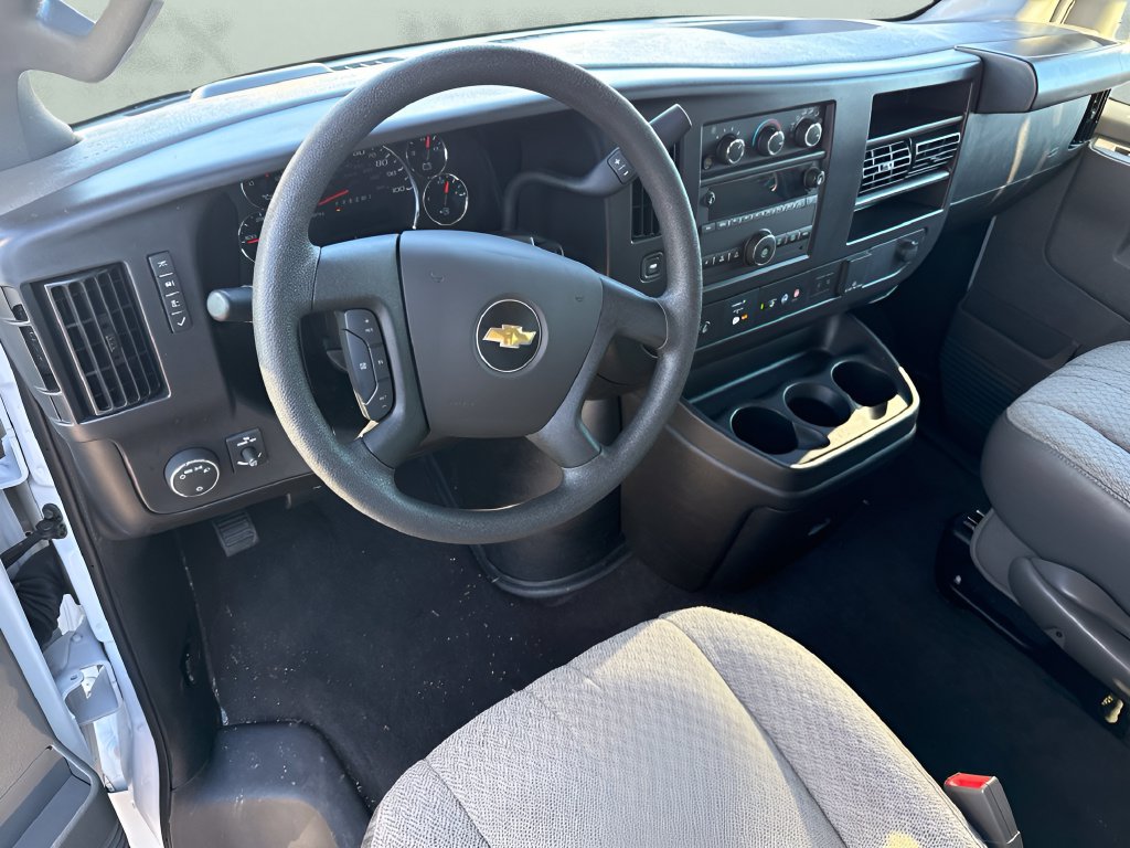 Used 2025 Chevrolet Express 3500 LT w/ LT Preferred Equipment Group RWD image 10