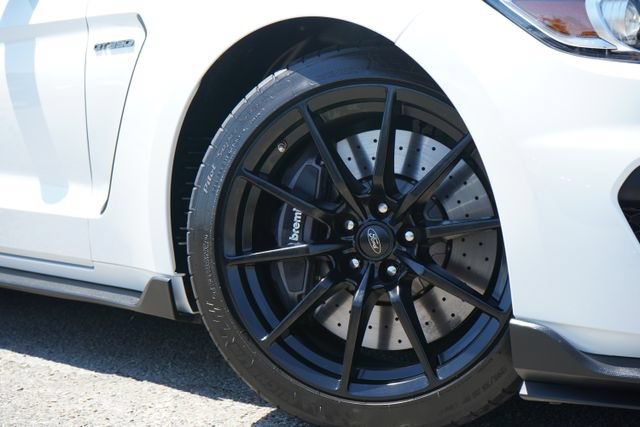 Used 2016 Ford Mustang Shelby GT350 w/ Technology Package RWD image 11