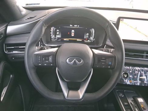 Used 2025 INFINITI QX60 Luxe w/ Black Edition image 11