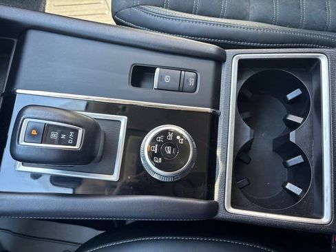 Used 2023 Mitsubishi Outlander SE image 40