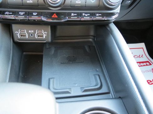 Used 2024 Dodge Durango GT image 15