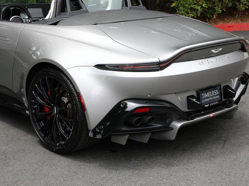 Used 2023 Aston Martin V8 Vantage Roadster RWD image 26