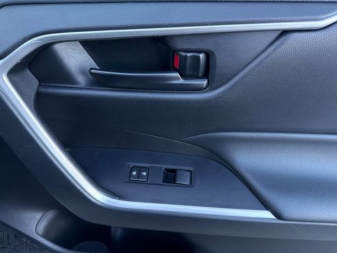 Certified 2023 Toyota RAV4 LE image 21