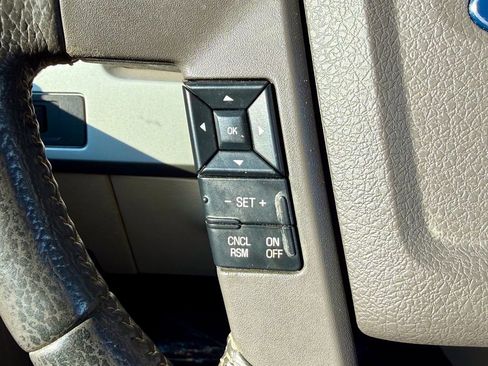 Used 2014 Ford F150 Lariat w/ Lariat Chrome Package image 23