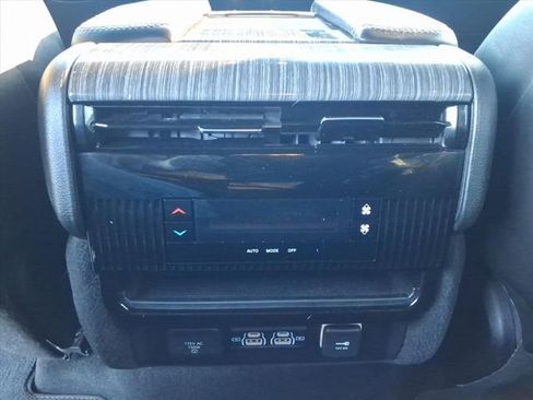 Used 2022 Jeep Wagoneer Series II image 17