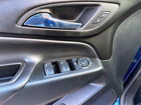 Used 2022 Chevrolet Equinox LT image 19