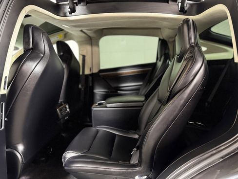 Used 2017 Tesla Model X 75D image 18