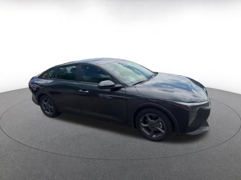 Used 2025 Kia K4 FWD image 2