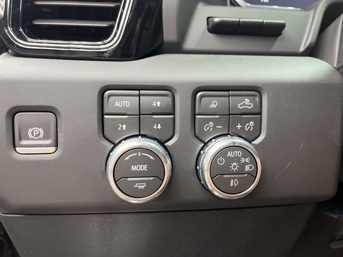 New 2026 GMC Sierra 2500 AT4 w/ AT4 Premium Plus Package image 12