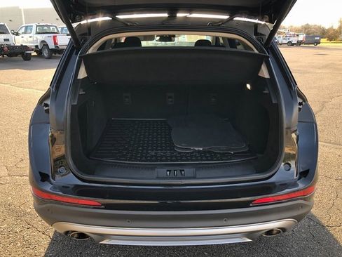 Used 2023 Lincoln Corsair AWD w/ Rear Removable Package Tray image 28