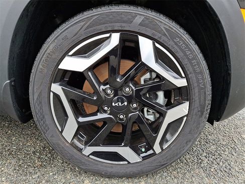 Certified 2025 Kia Seltos SX w/ SX Sunroof Package image 9