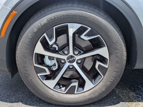 Used 2024 Kia Sportage EX FWD image 31