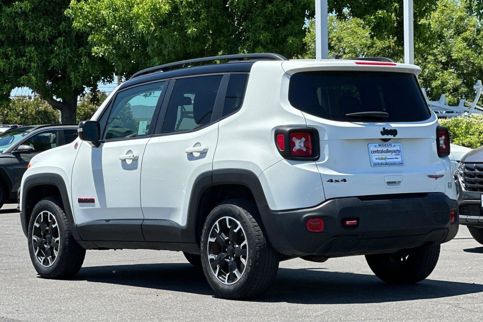 Certified 2023 Jeep Renegade Trailhawk AWD/4WD image 6