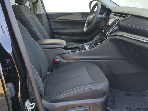 Used 2023 Jeep Grand Cherokee Laredo w/ Luxury Tech Group I image 28