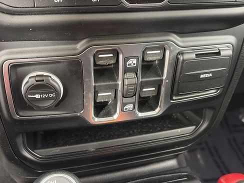 Used 2020 Jeep Wrangler Unlimited Sport AWD/4WD image 22