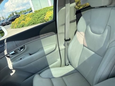 Certified 2024 Volvo XC90 B6 Ultimate w/ Lounge Package AWD/4WD image 28