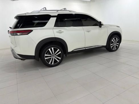 Used 2023 Nissan Pathfinder Platinum AWD/4WD image 6