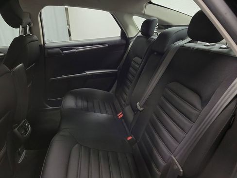 Used 2016 Ford Fusion SE image 20