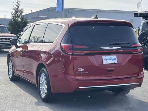New 2026 Chrysler Pacifica Select image 5