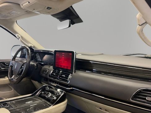Used 2021 Lincoln Navigator Black Label w/ Cargo Convenience Package AWD/4WD image 16