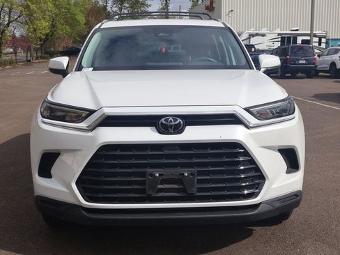 Used 2024 Toyota Grand Highlander AWD image 9