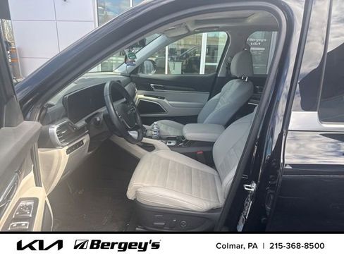 Used 2024 Kia Telluride SX Prestige w/ Towing Package AWD/4WD image 10
