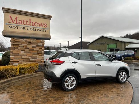 Used 2020 Nissan Kicks S image 5
