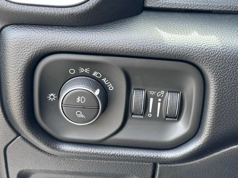 Used 2021 RAM 1500 Laramie w/ Sport Appearance Package AWD/4WD image 17
