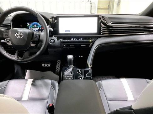 Used 2026 Toyota Camry SE w/ Multimedia Upgrade Package FWD image 15