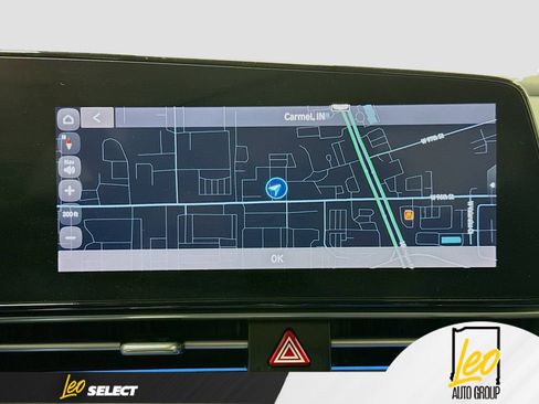 Used 2022 Hyundai Elantra Limited FWD image 16