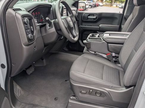 Used 2025 Chevrolet Silverado 1500 Custom Trail Boss w/ LPO, Dark Essentials Package image 12