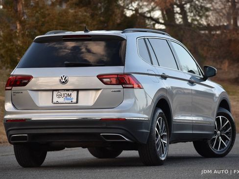 Used 2020 Volkswagen Tiguan SE w/ Panoramic Sunroof Package AWD/4WD image 5