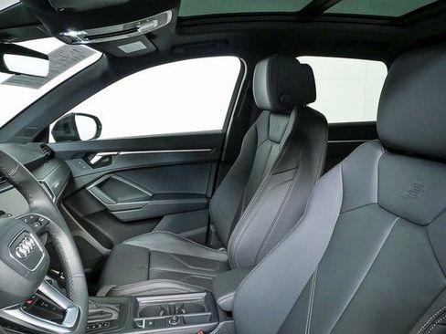 Used 2025 Audi Q3 2.0T Premium w/ Convenience Package image 5