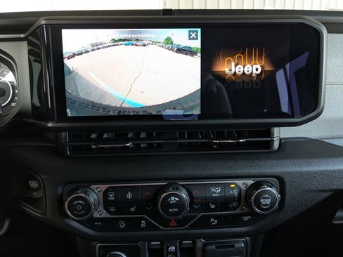 Used 2025 Jeep Wrangler Unlimited Sport AWD/4WD image 20