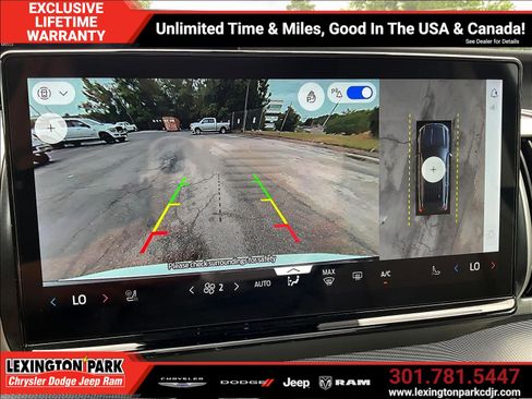 Used 2025 Ford Expedition Active AWD/4WD image 14