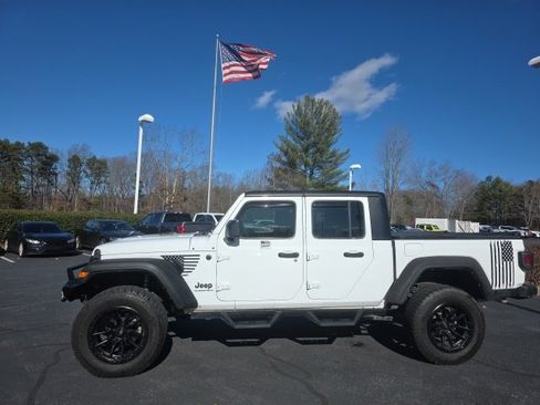 Used 2023 Jeep Gladiator Sport image 5