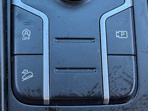 Used 2023 Kia Sorento LX image 23