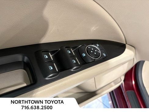 Used 2017 Ford Fusion SE image 28