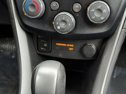 Used 2018 Chevrolet Trax LT w/ LT Convenience Package AWD/4WD image 13