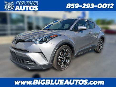 Used 2019 Toyota C-HR XLE FWD image 1