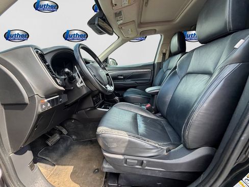 Used 2019 Mitsubishi Outlander GT AWD/4WD image 14